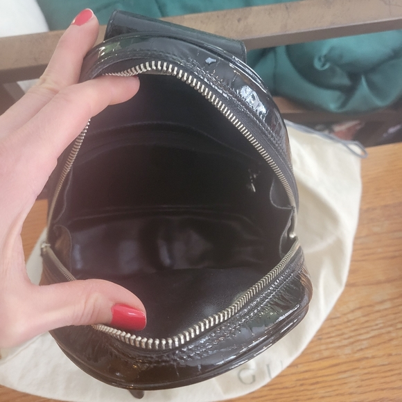 A great Gucci black patent leather crossbody backpack! - Picture 4 of 9